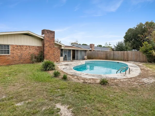 $340,000 | 15 West Casa Loma Drive, Mary Esther, FL 32569