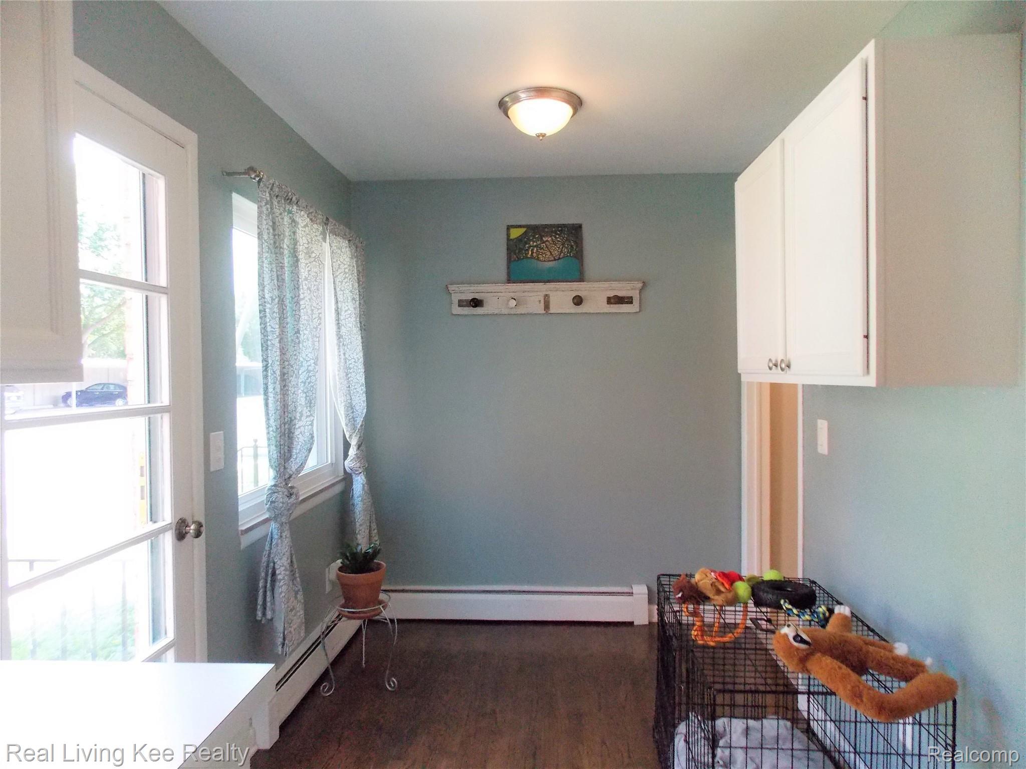 429 Miller Avenue Rochester, MI 48307 - Photo 17 of 34 Kitchen Area (possible eat-in area)