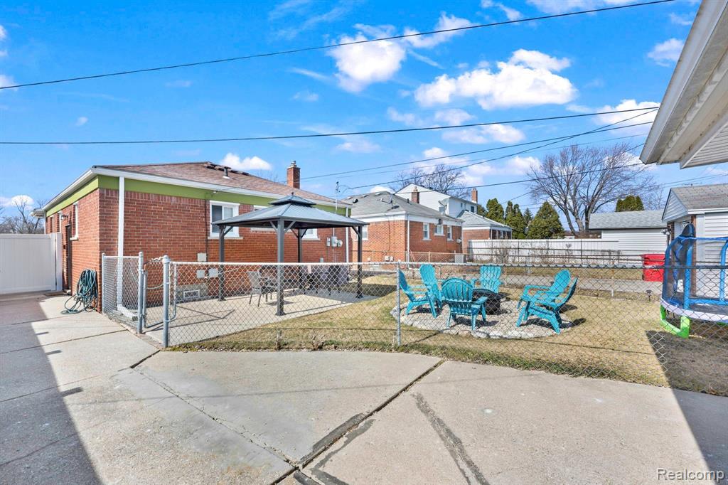 23062 Lexington Avenue Eastpointe, MI 48021 - Photo 25 of 29