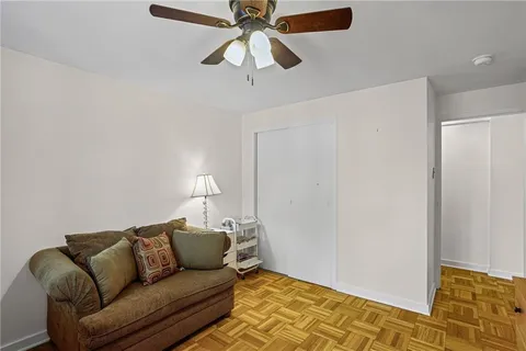 $127,000 | 4601 Fifth Avenue, Unit 221, Pittsburgh, PA 15213