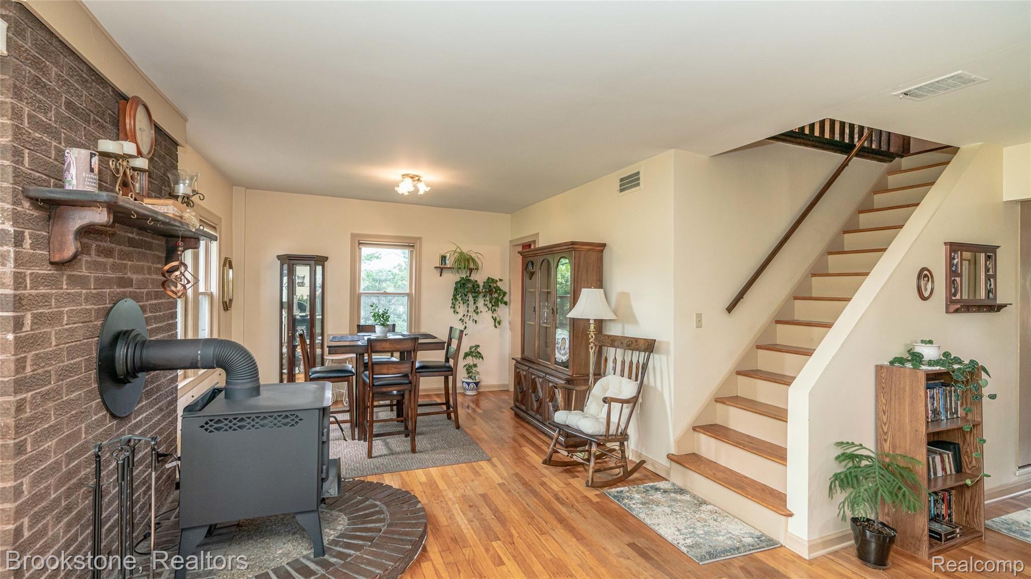2960 Culbertson Avenue Rochester, MI 48307 - Photo 16 of 34 033_33.jpg