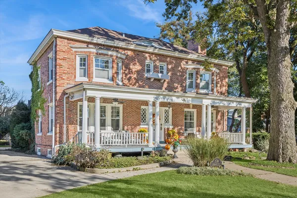 $1,475,000 | 176 Riverside Road, Riverside, IL 60546