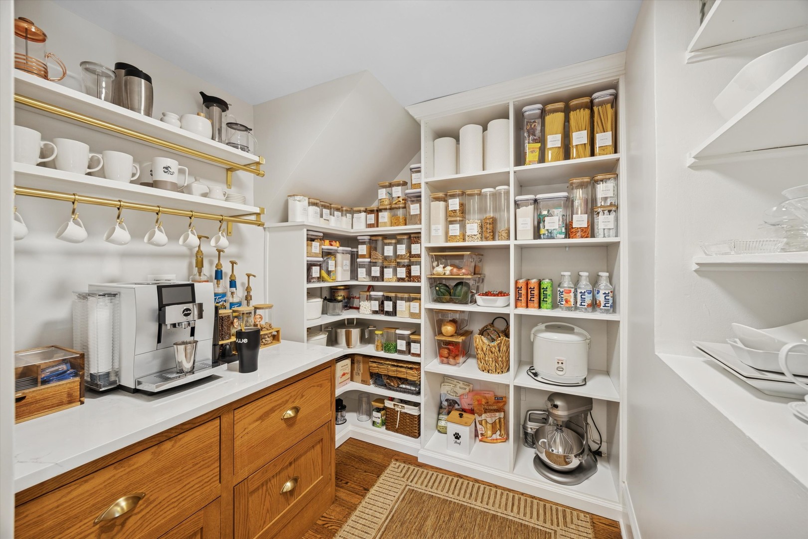 176 Riverside Road Riverside, IL 60546 - Photo 25 of 66