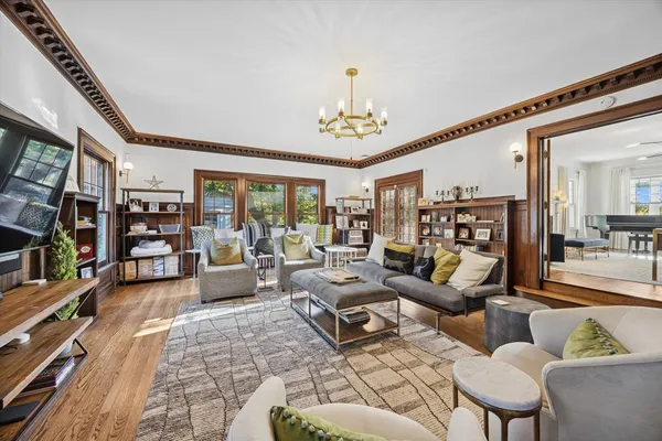 $1,475,000 | 176 Riverside Road, Riverside, IL 60546