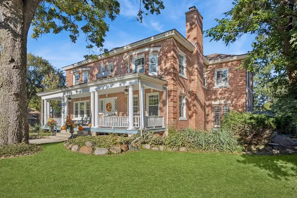 $1,475,000 | 176 Riverside Road, Riverside, IL 60546