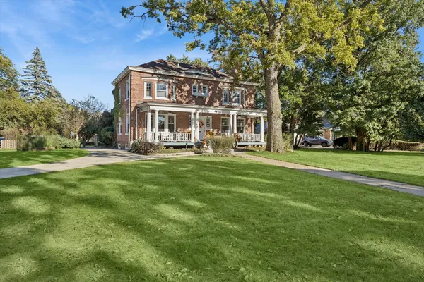 $1,475,000 | 176 Riverside Road, Riverside, IL 60546