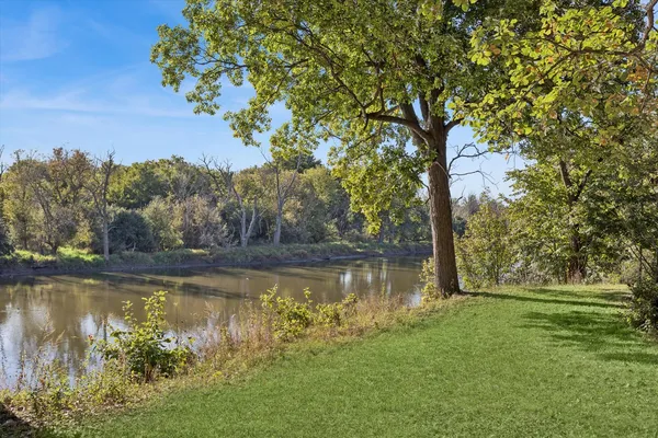 $1,475,000 | 176 Riverside Road, Riverside, IL 60546