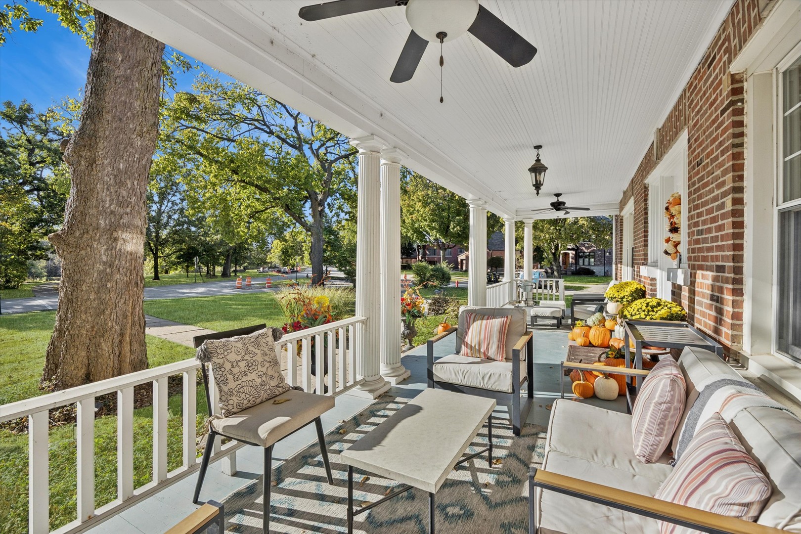 176 Riverside Road Riverside, IL 60546 - Photo 8 of 66