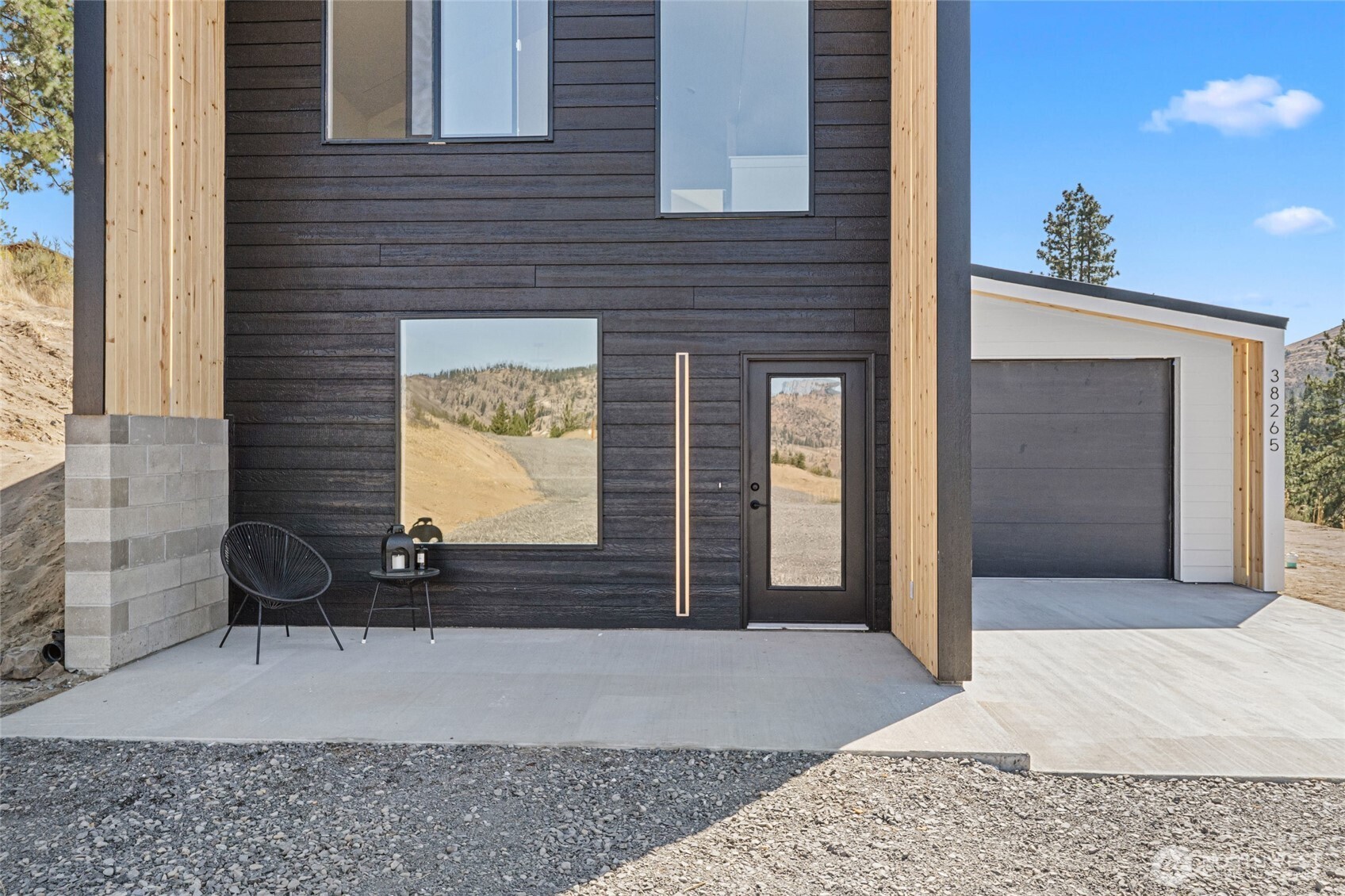 38265 Timber Lane North Lincoln, WA 99147 - Photo 4 of 37 a view of entrance door of the house