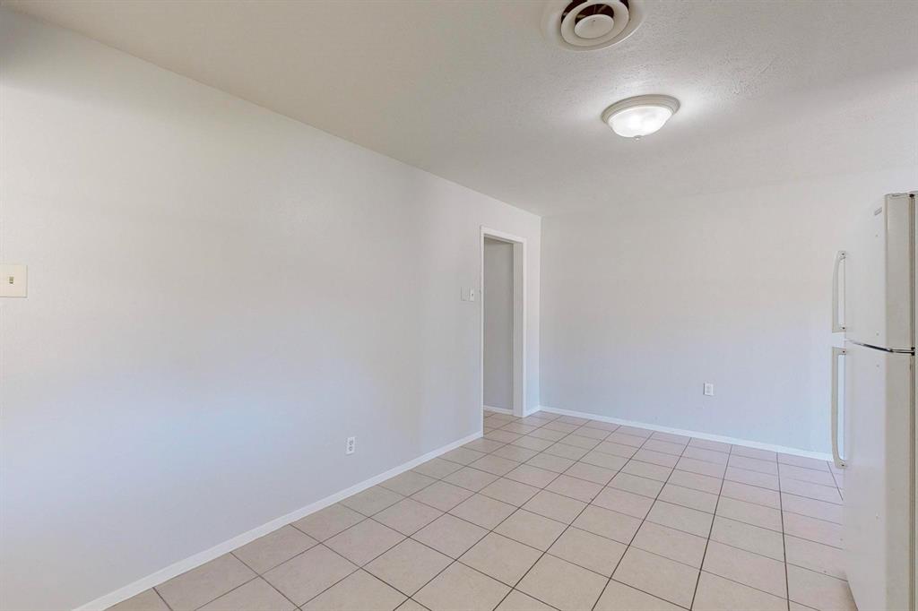 220 West Union Bower Road Irving, TX 75061 - Photo 15 of 30