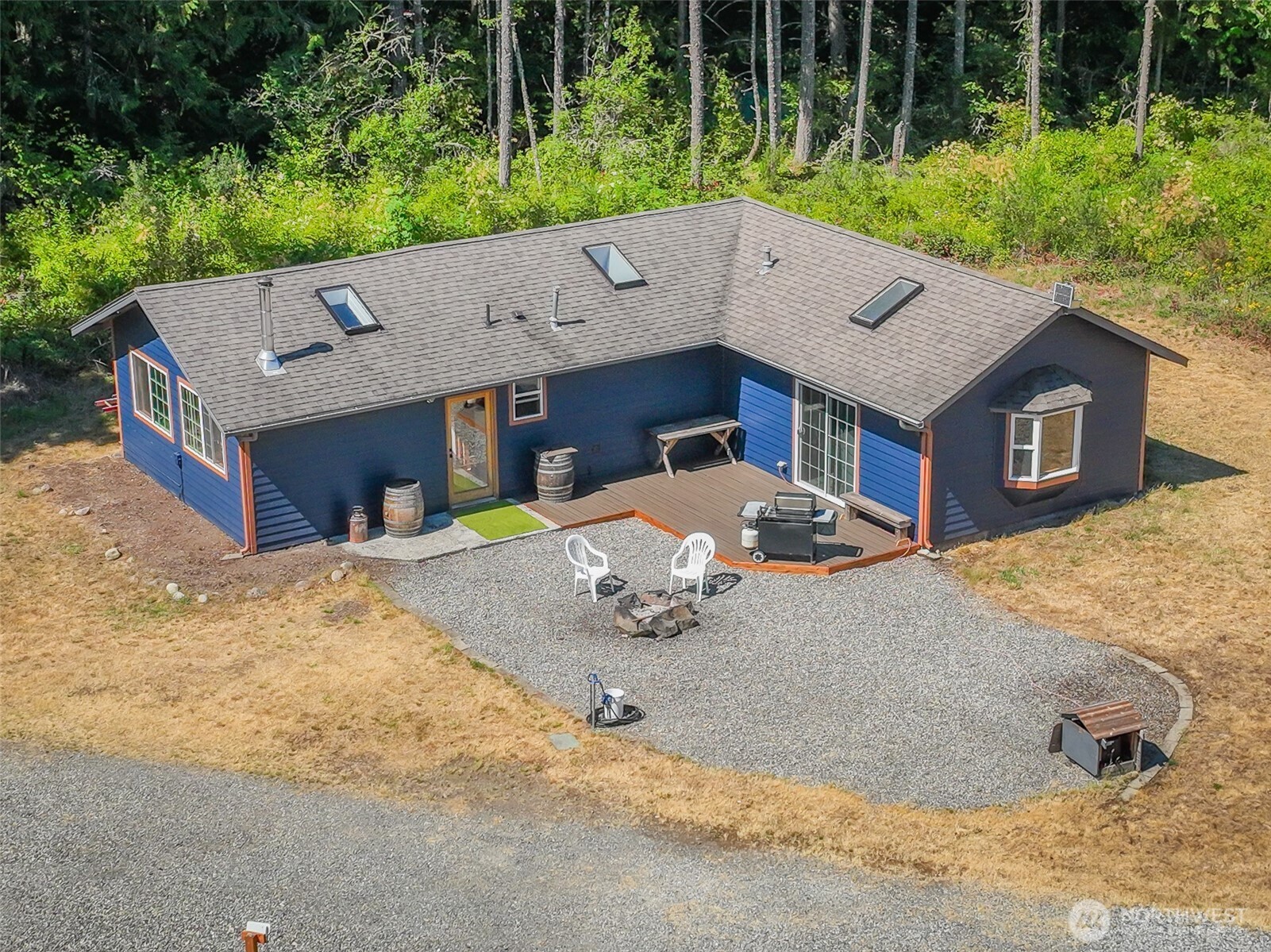 19002 Sorenson Road Southeast Yelm, WA 98597 - Photo 5 of 38