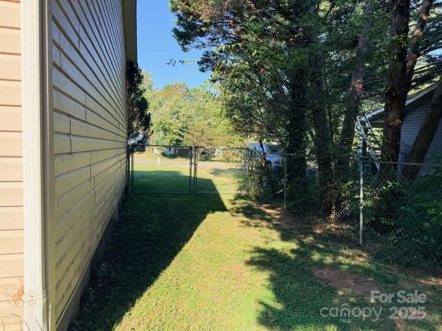 1028 Hay Row Road Clover, SC 29710 - Photo 7 of 21 Gallery Image 7