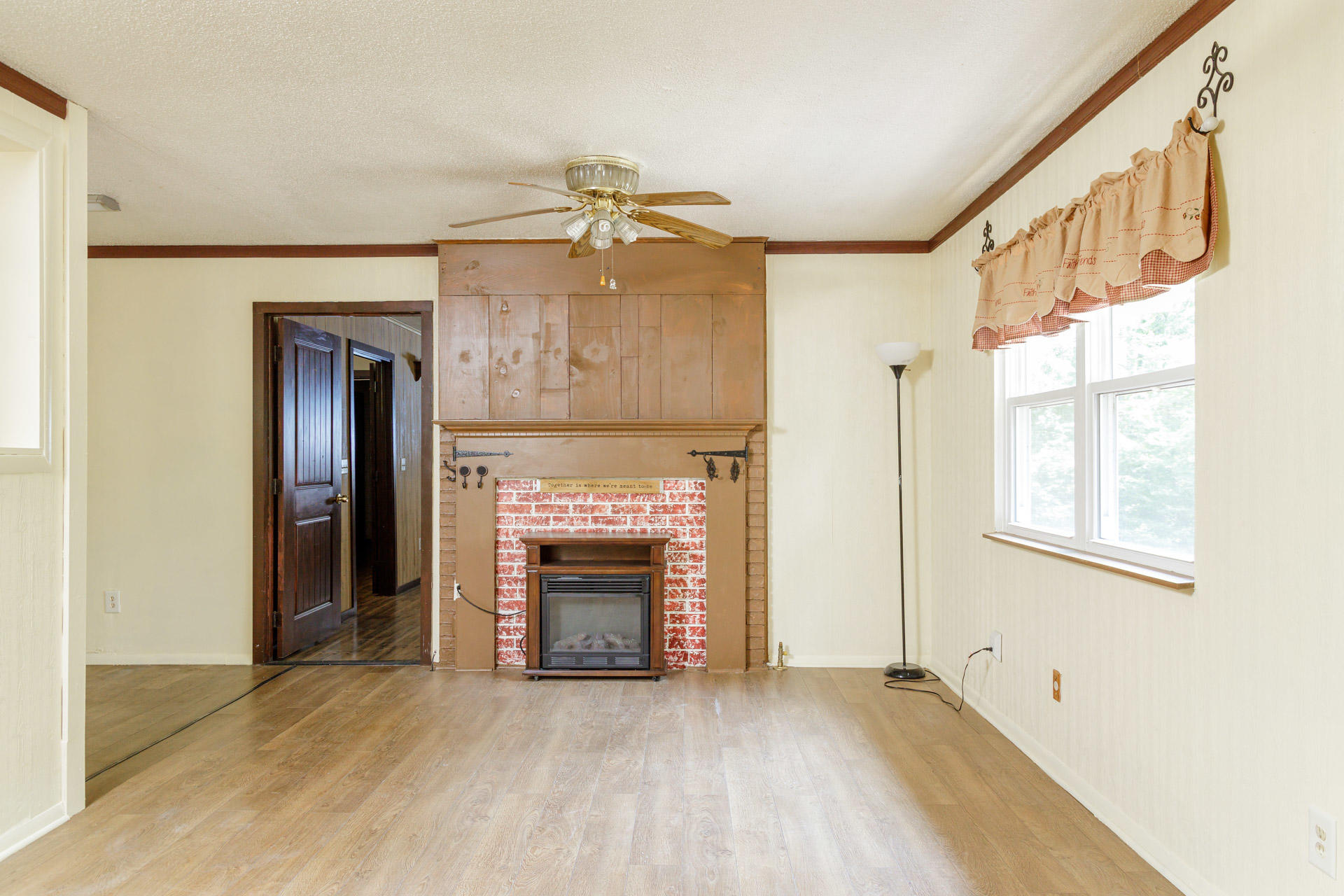 6111 Levi Road Hixson, TN 37343 - Photo 6 of 29 living1