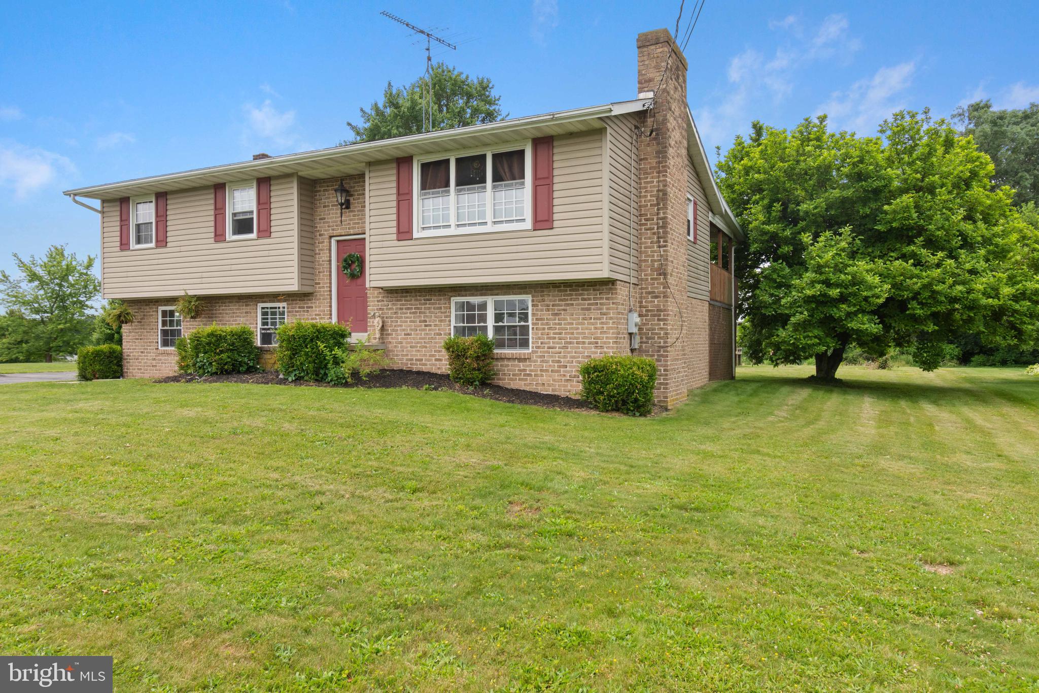 185 Pine Grove Road Hanover, PA 17331 - Photo 2 of 37