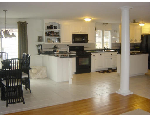 416 Marston Road Northbridge, MA 01588 - Photo 4 of 21