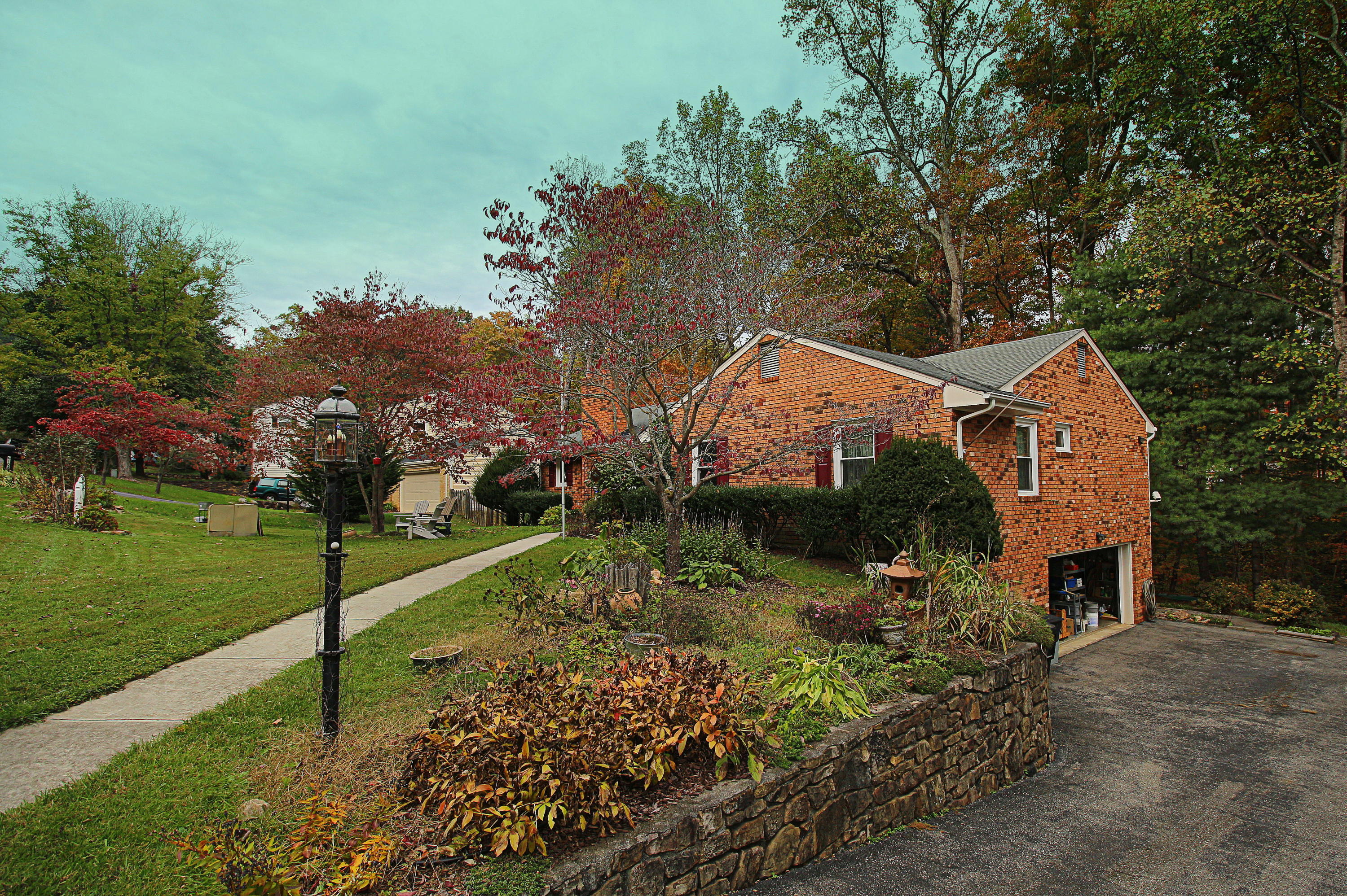 6112 Burnham Road Roanoke, VA 24018 - Photo 1 of 45 Front of Home