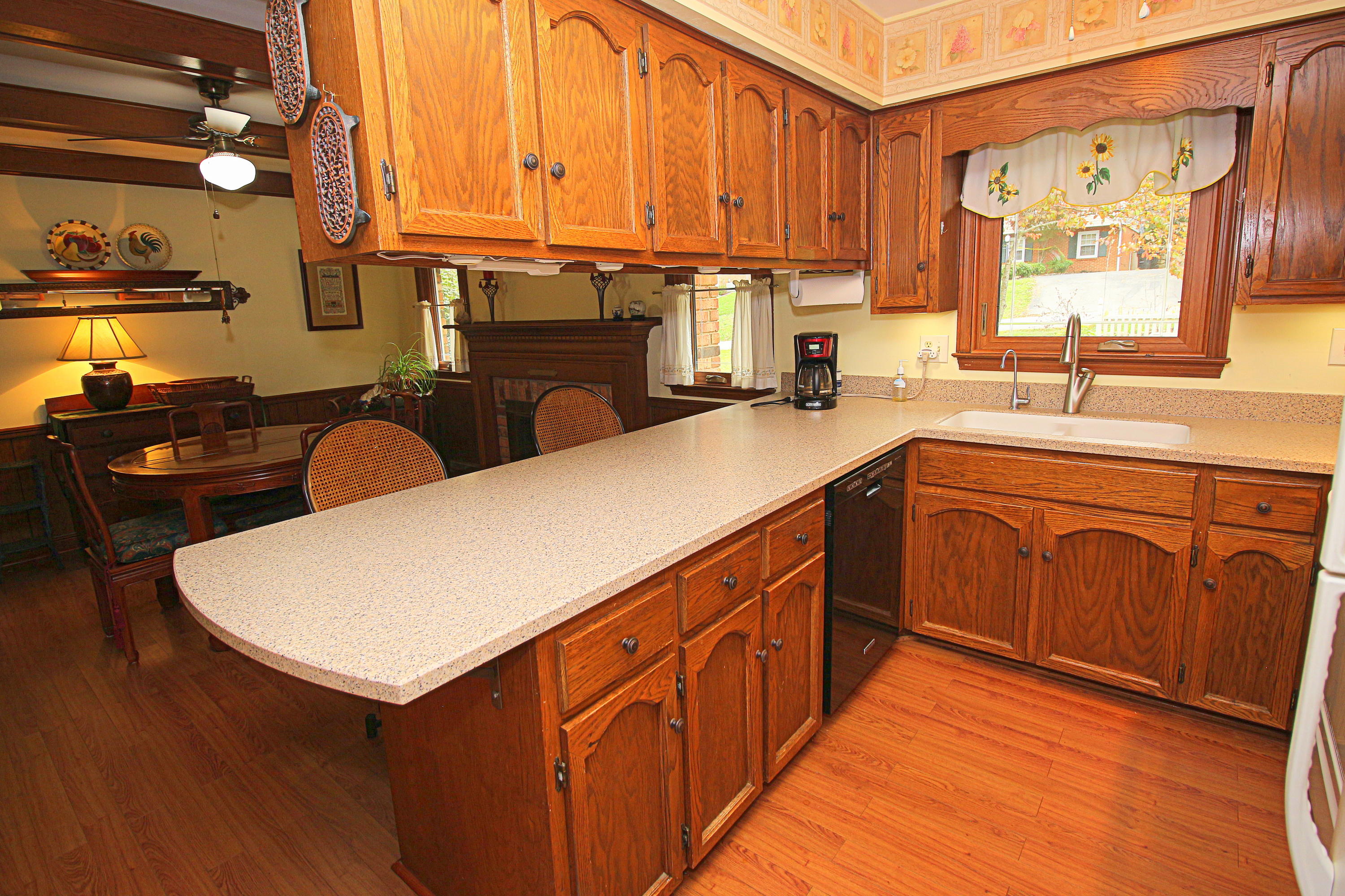 6112 Burnham Road Roanoke, VA 24018 - Photo 9 of 45 300 dpi14