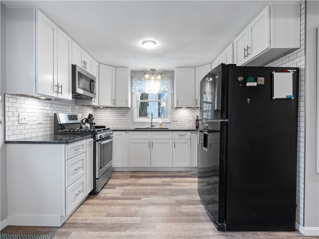 32 Hamlin Avenue Warwick, RI 02889 - Photo 11 of 21