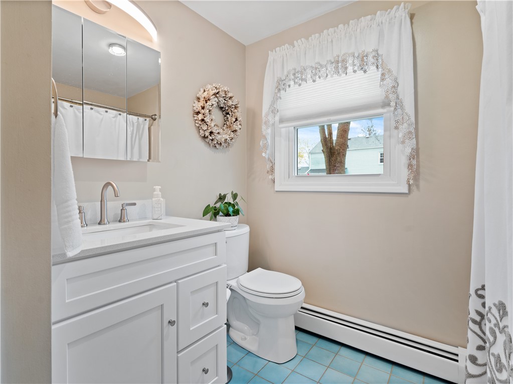 32 Hamlin Avenue Warwick, RI 02889 - Photo 14 of 21