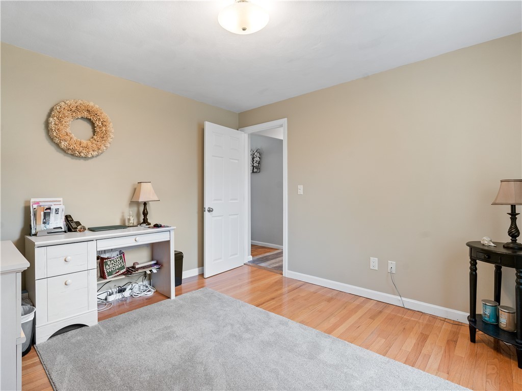 32 Hamlin Avenue Warwick, RI 02889 - Photo 16 of 21
