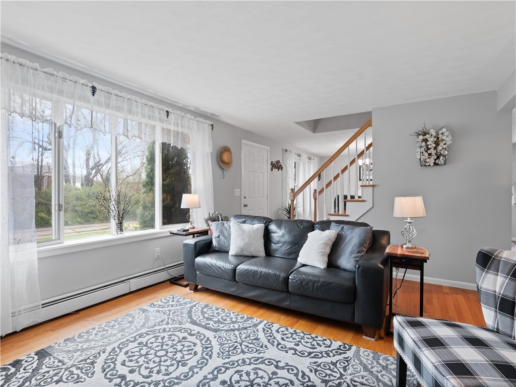 32 Hamlin Avenue Warwick, RI 02889 - Photo 7 of 21