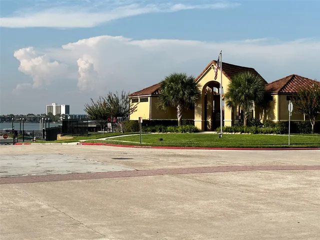 $3,900 | 617 Constellation Boulevard, League City, TX 77573