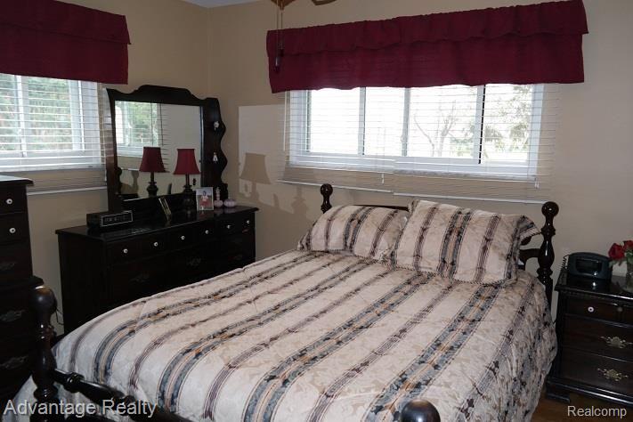 17626 21 Mile Road Macomb, MI 48044 - Photo 6 of 21 SAM_1434.jpg