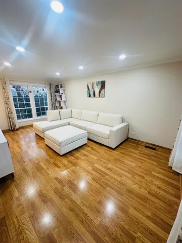 $2,550 | 2062 Danbury Place, Hoffman Estates, IL 60169