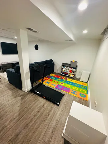 $2,550 | 2062 Danbury Place, Hoffman Estates, IL 60169