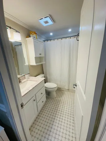 $2,550 | 2062 Danbury Place, Hoffman Estates, IL 60169