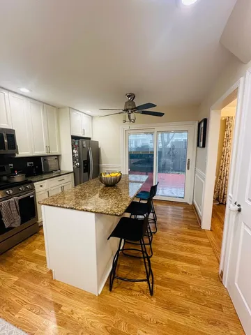 $2,550 | 2062 Danbury Place, Hoffman Estates, IL 60169