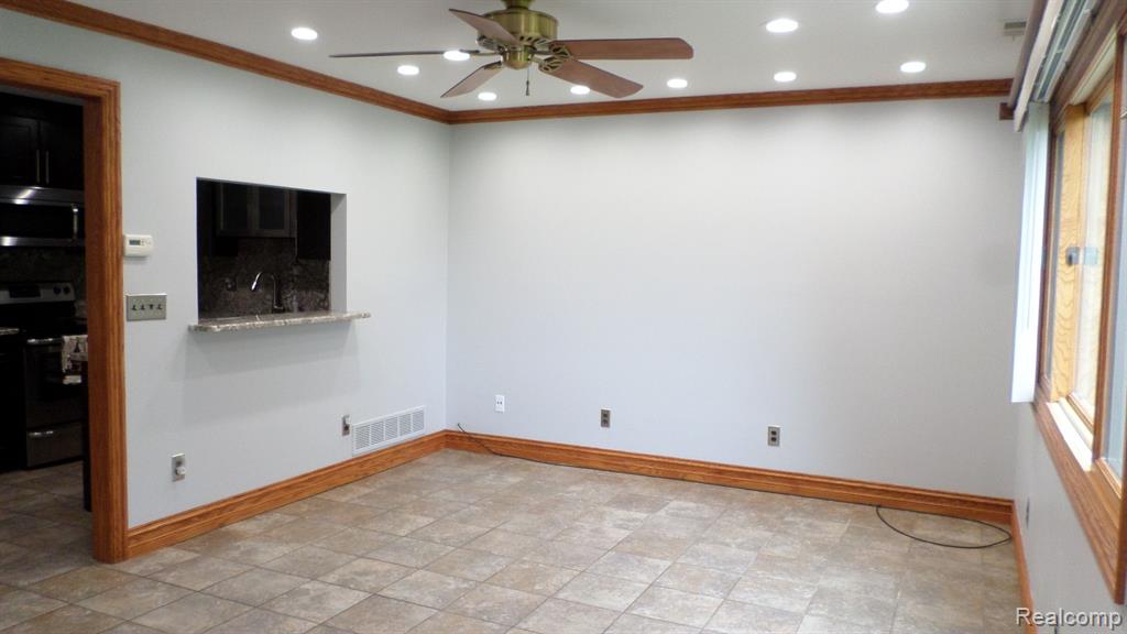 50561 Maurice Road, Unit 22 New Baltimore, MI 48047 - Photo 6 of 42