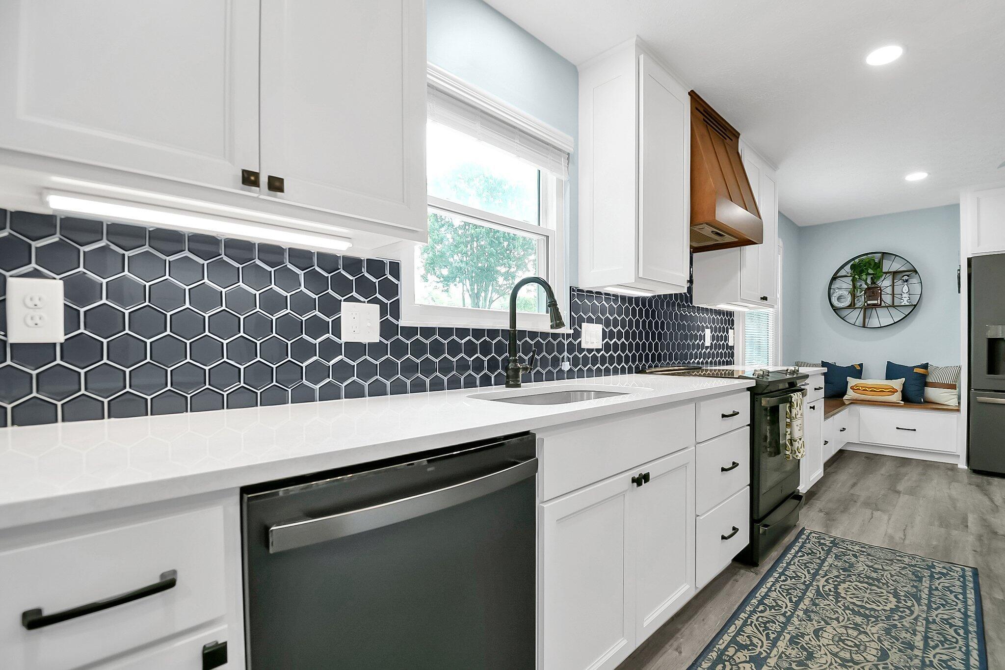 278 Rimbey Avenue Columbus, OH 43230 - Photo 11 of 29 Kitchen