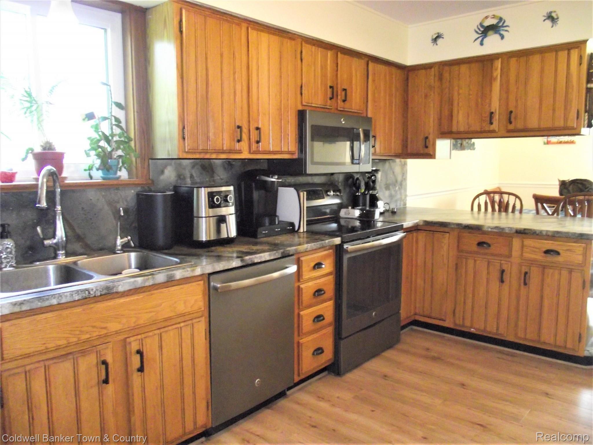 236 Ripley Road Linden, MI 48451 - Photo 3 of 26 DSCF9551.JPG