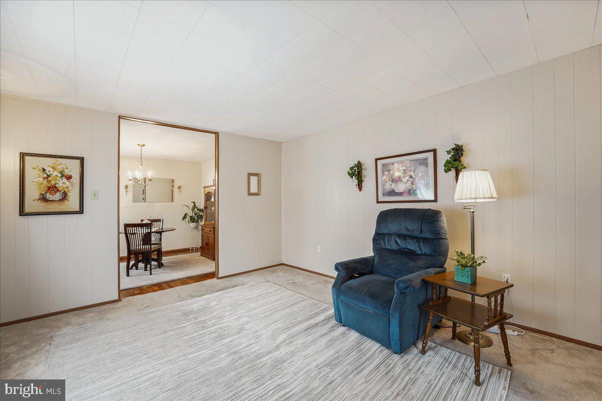 135 Newportville Road Croydon, PA 19021 - Photo 4 of 27 Living room