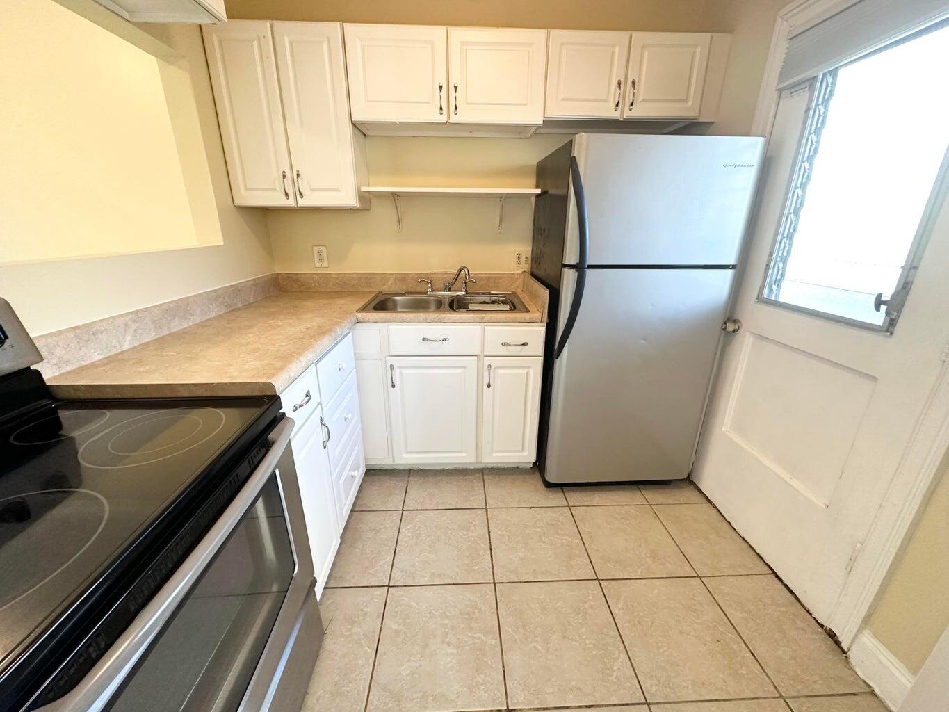 5601 Northwest 2nd Avenue, Unit 217 Boca Raton, FL 33487 - Photo 17 of 42 kitchen