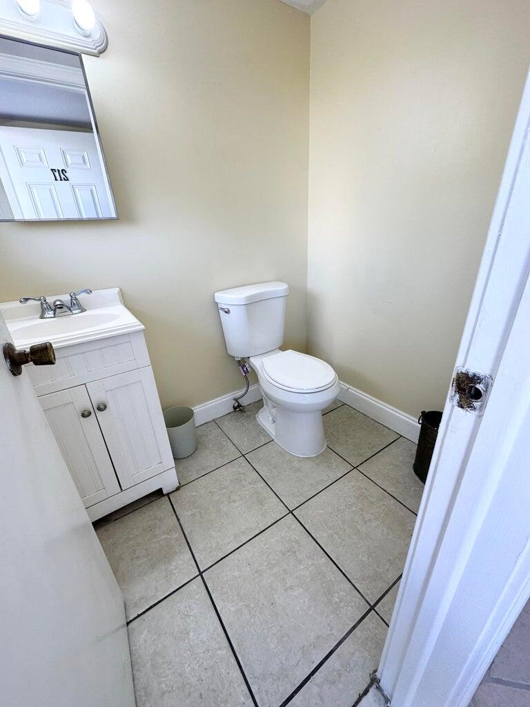 5601 Northwest 2nd Avenue, Unit 217 Boca Raton, FL 33487 - Photo 21 of 42 powder room