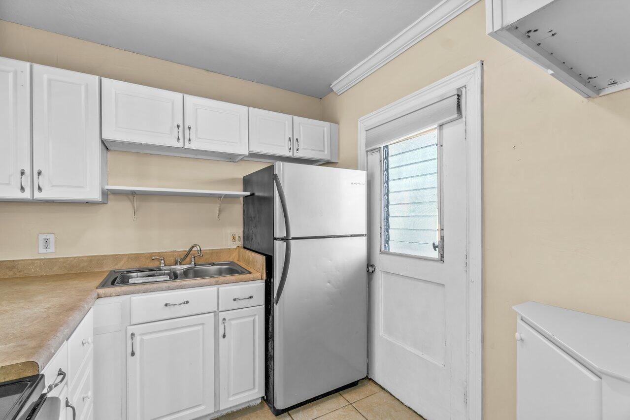 5601 Northwest 2nd Avenue, Unit 217 Boca Raton, FL 33487 - Photo 4 of 42 kitchen