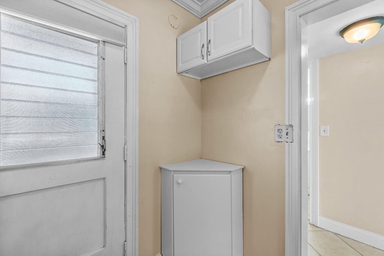 5601 Northwest 2nd Avenue, Unit 217 Boca Raton, FL 33487 - Photo 6 of 42 kitchen
