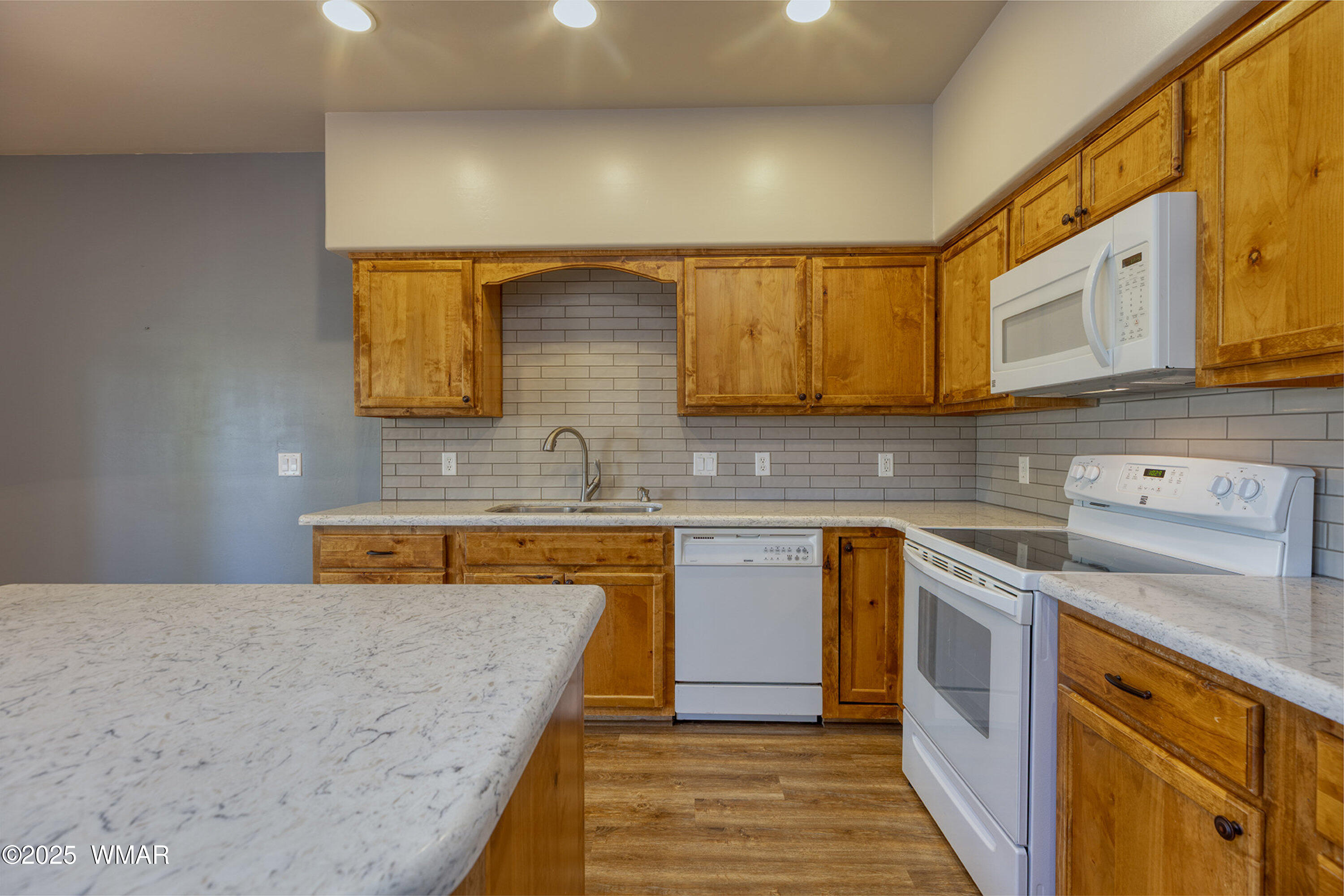 6954 Starlight Ridge Road Lakeside, AZ 85929 - Photo 14 of 37 White appliances