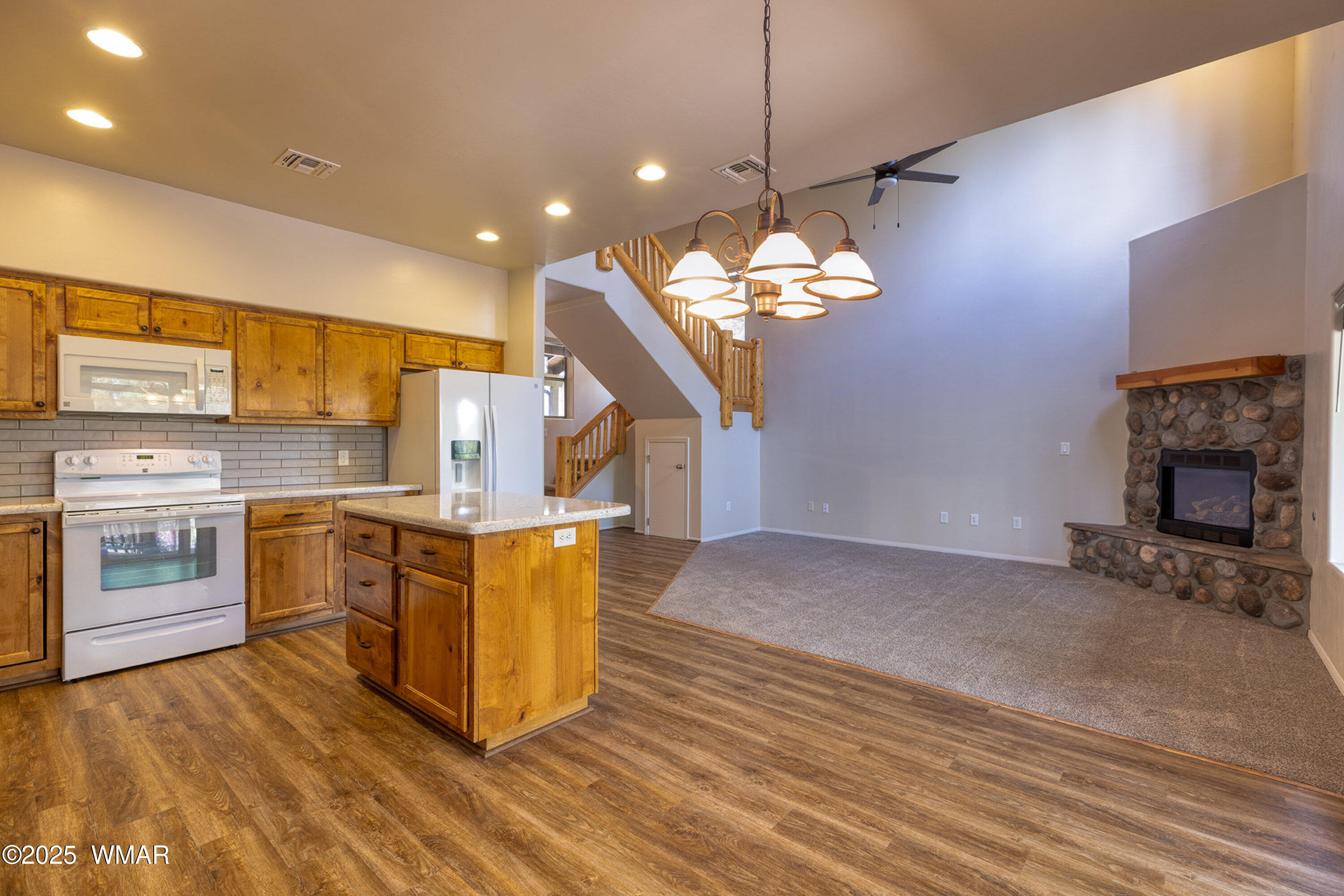 6954 Starlight Ridge Road Lakeside, AZ 85929 - Photo 17 of 37 kitchen/dining combo