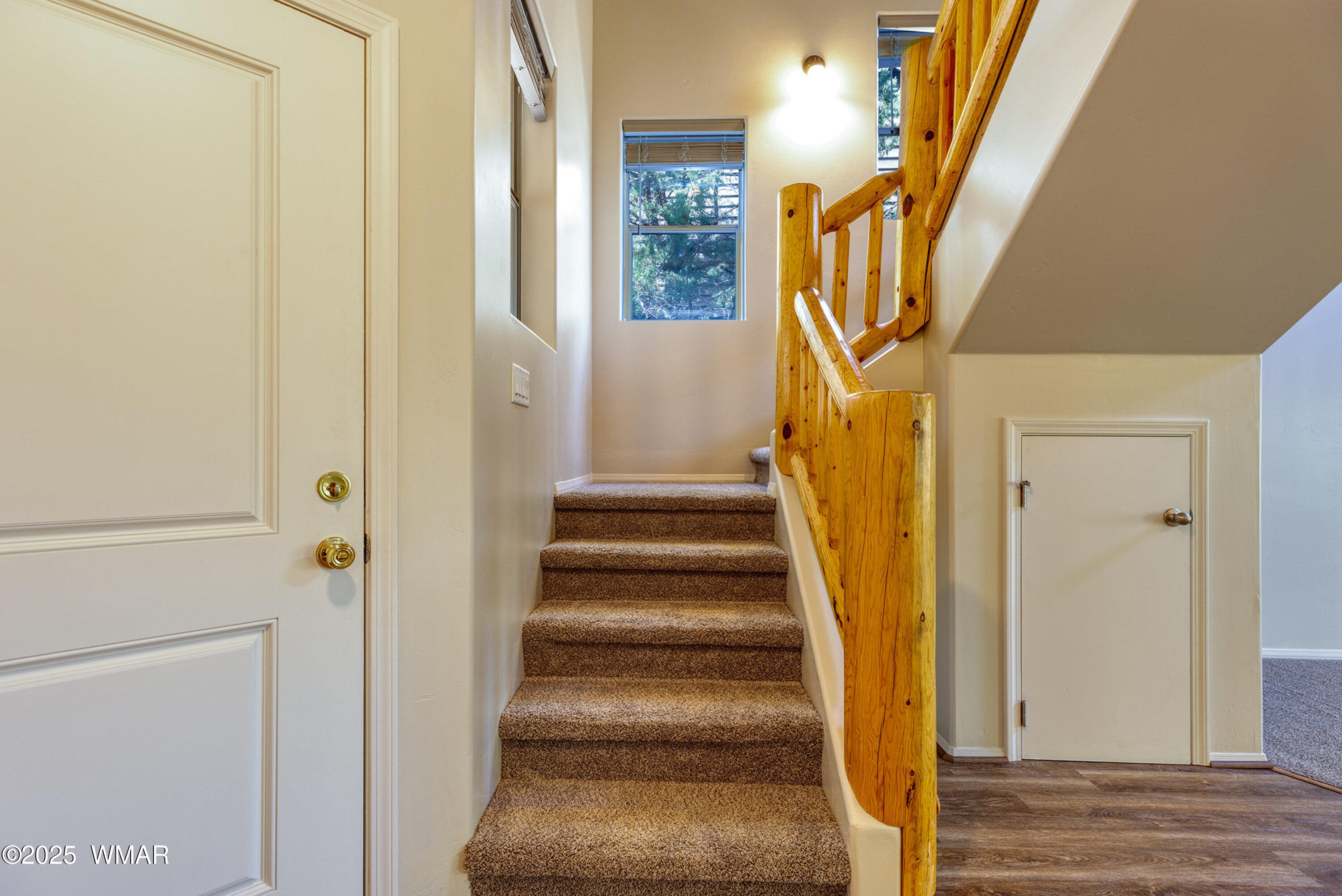 6954 Starlight Ridge Road Lakeside, AZ 85929 - Photo 20 of 37 Stairs to bedrooms.