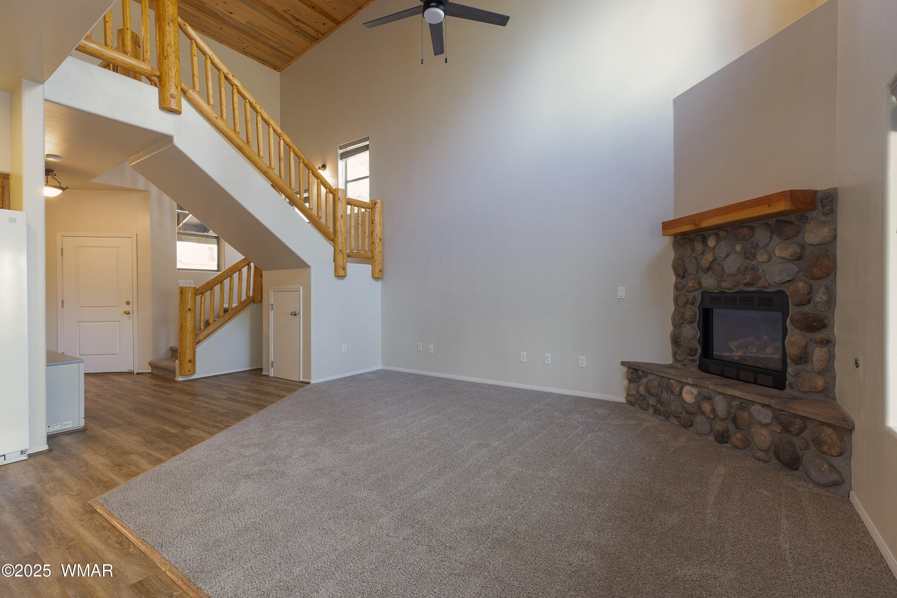 6954 Starlight Ridge Road Lakeside, AZ 85929 - Photo 8 of 37 Spacious living room