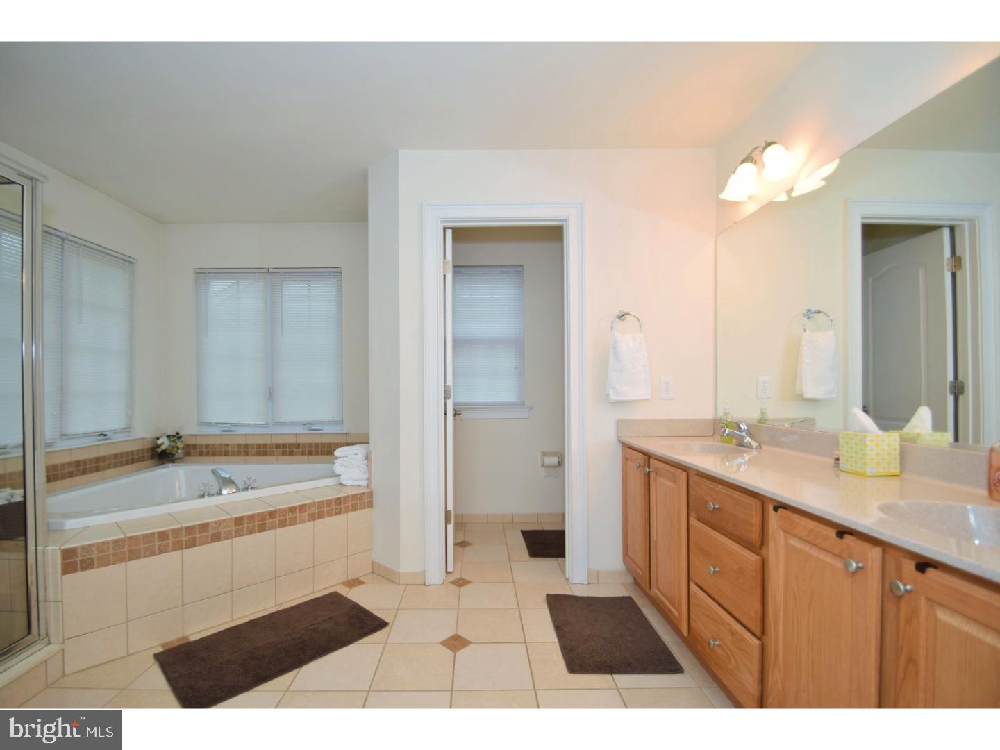 11043 Knights Road Philadelphia, PA 19154 - Photo 14 of 25