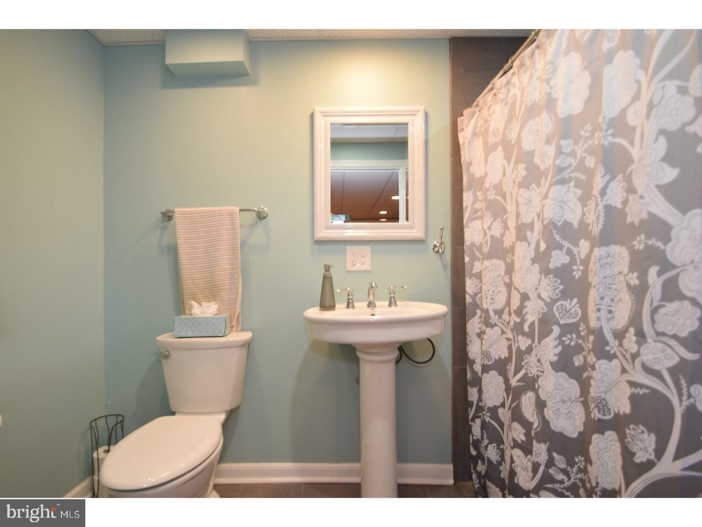 11043 Knights Road Philadelphia, PA 19154 - Photo 22 of 25
