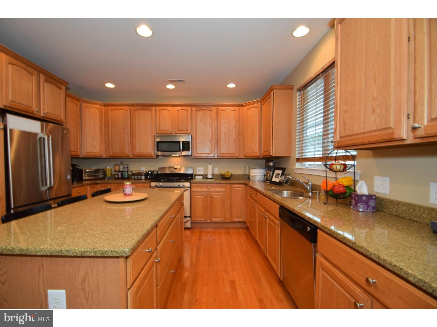 11043 Knights Road Philadelphia, PA 19154 - Photo 7 of 25