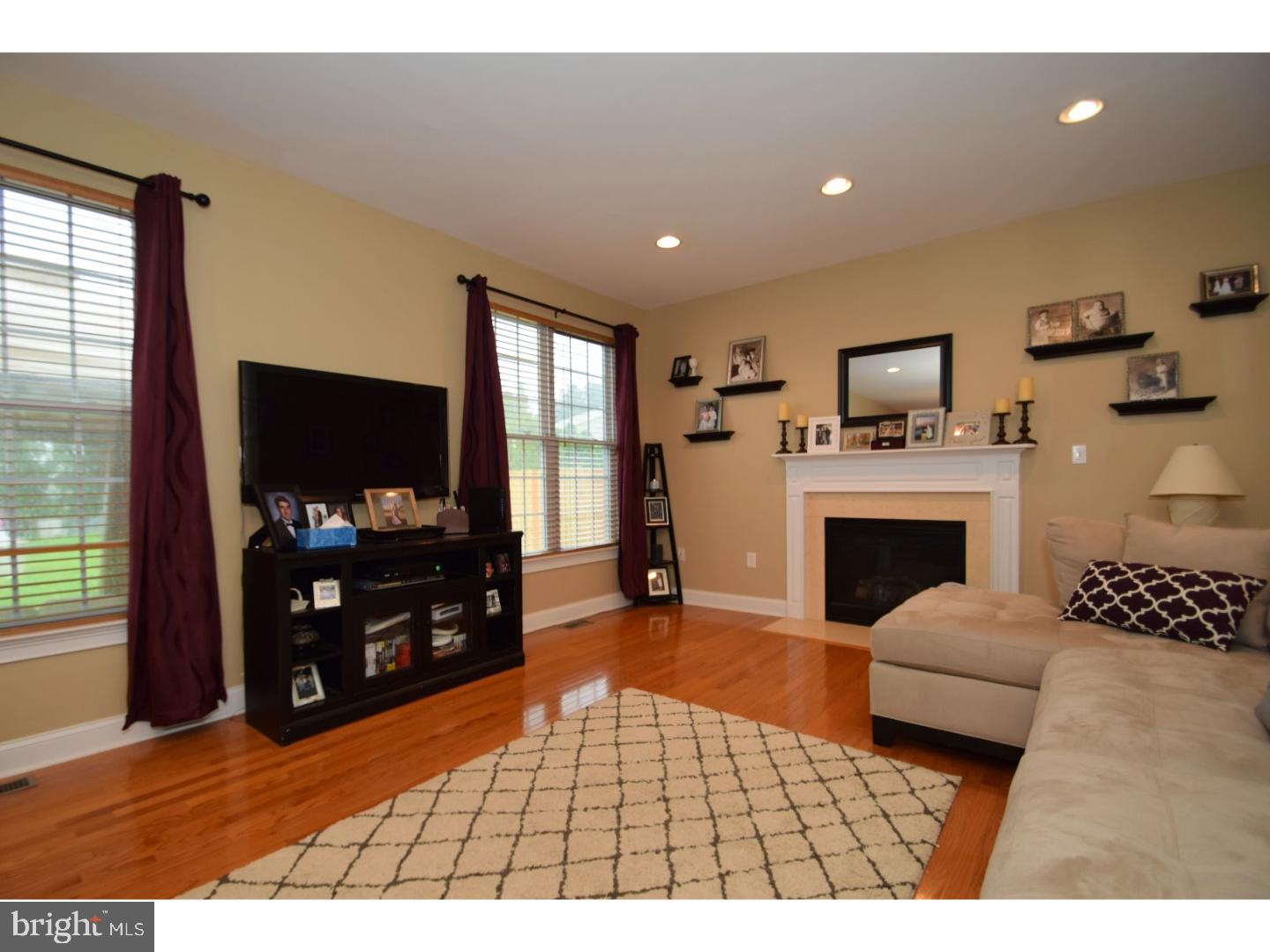 11043 Knights Road Philadelphia, PA 19154 - Photo 9 of 25