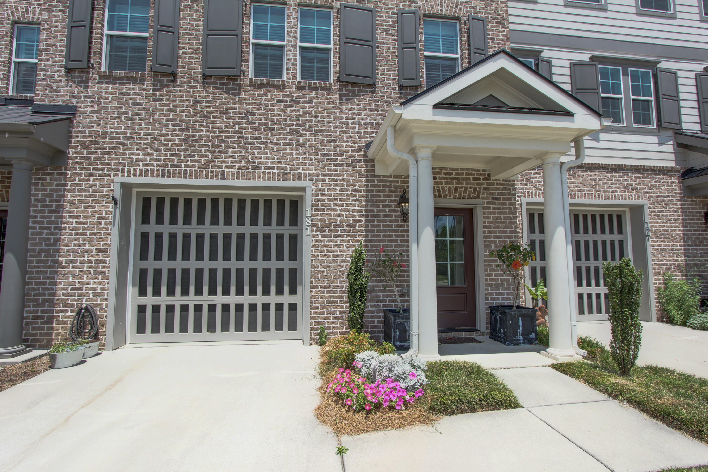 181 Slipper Shell Court Mount Pleasant, SC 29464 - Photo 3 of 61 181SlipperShell-0003