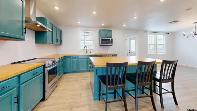 $325,000 | 14553 County Road 2191, Whitehouse, TX 75791