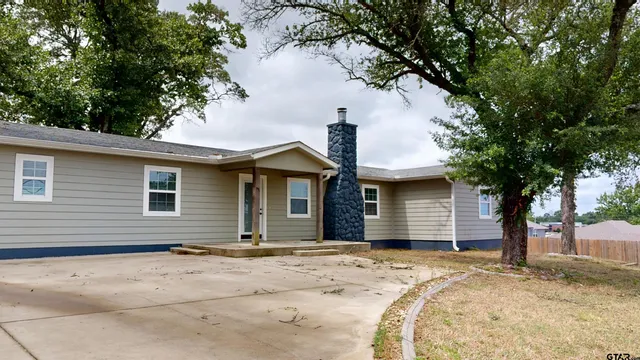$325,000 | 14553 County Road 2191, Whitehouse, TX 75791